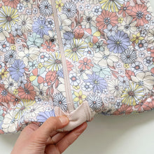 Load image into Gallery viewer, Bilbi Organic Cotton Sleeping Bag Peach Floral 2.5 TOG (3-12m)
