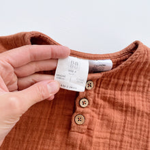 Load image into Gallery viewer, BABU Organic Muslin Tee Rust (3-4y)
