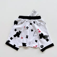 Load image into Gallery viewer, Loud Apparel Organic Cotton Harem Shorts B/W NEW (4y)
