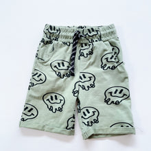 Load image into Gallery viewer, Band of Boys Green Shorts (7y)
