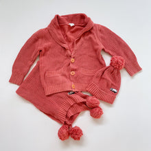 Load image into Gallery viewer, Nature Baby Knitted Set Salmon 3x (4y)
