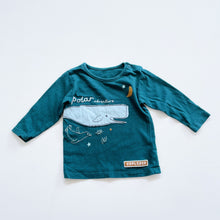 Load image into Gallery viewer, M&amp;S L/S Top Teal Whale (6-9m)
