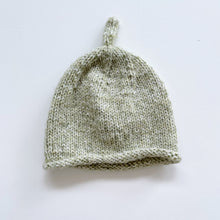 Load image into Gallery viewer, Handmade Wool Beanie Green (6-12m)
