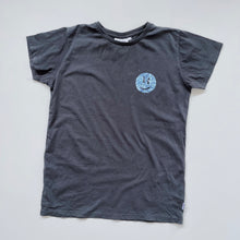 Load image into Gallery viewer, Molo Organic Tee Charcoal (16y/XS)
