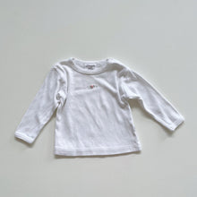 Load image into Gallery viewer, Dimples Organic L/S Top White (newborn)
