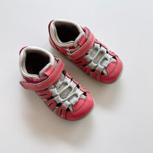 Load image into Gallery viewer, Bobux Summit Sandals Pink (EU21)
