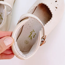 Load image into Gallery viewer, Karibou Leather Ballet Flats Cream (10)
