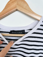 Load image into Gallery viewer, Decjuba B/W Linen Blend Stripe Floaty Top (S)

