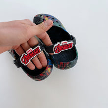 Load image into Gallery viewer, Crocs Marvel Shoes and Charms Avengers (C10)
