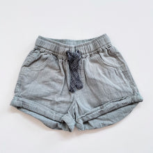Load image into Gallery viewer, Mac &amp; Ellie Green Short (linen like) (3y)

