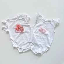 Load image into Gallery viewer, David Jones Organic Bodysuit Bundle 2x (6-12m)
