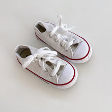 Load image into Gallery viewer, Converse White Shoes (US7/UK7/EU23/14cm)
