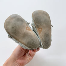 Load image into Gallery viewer, Bobux Soft Soles Mint Leaves (M/ EU19/ UK3/ US4)
