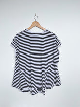 Load image into Gallery viewer, Decjuba B/W Linen Blend Stripe Floaty Top (S)
