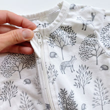 Load image into Gallery viewer, Wilson &amp; Frenchy Organic Onesie Woodland Friends (3-6m)
