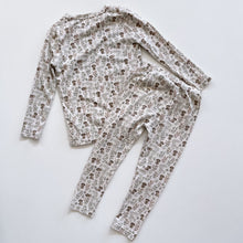 Load image into Gallery viewer, Jamie Kay Organic Avis PJ Long Sleeve Set Charlie's Backyard (5y)
