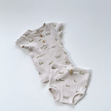 Load image into Gallery viewer, Wilson &amp; Frenchy Organic Ribbed Set BonJour! (3-6m)
