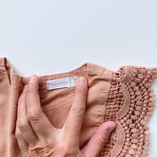 Load image into Gallery viewer, Jamie Kay Organic Tunic Top Peach/Frills (2y)
