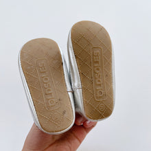 Load image into Gallery viewer, OLDSOLES Barefoot Style Firs Walker Shoes Silver (EU20/US4)
