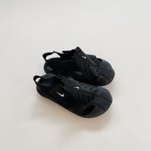 Load image into Gallery viewer, Nike Sunray Protect Black (EU26)
