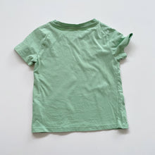 Load image into Gallery viewer, H&amp;M T-Shirt Green (4y)
