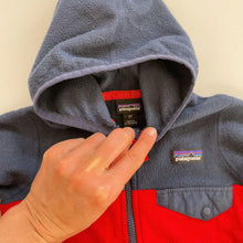 Load image into Gallery viewer, Patagonia Fleece Zip Hoodie Blue/Red (2y)
