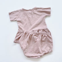 Load image into Gallery viewer, Buck &amp; Baa Organic Frill Tee + Blommers Set Blush (2-3y)
