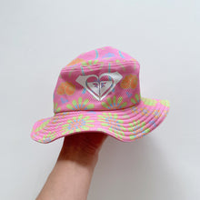 Load image into Gallery viewer, Roxy Reversible Bobby Swim Hat Pink (2-4y)
