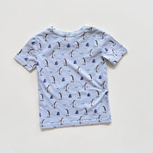 Load image into Gallery viewer, Mandai Organic T-Shirt Blue Penguins *tagged bigger (2-3y)

