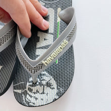 Load image into Gallery viewer, Star Wars Havaianas (EU25-26)
