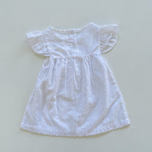 Load image into Gallery viewer, Little White Blouse NEW (6-12m)
