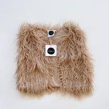 Load image into Gallery viewer, Kapow Kids! Shaggy Faux Fur Vest Mushroom NEW (6y)
