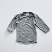 Load image into Gallery viewer, Nature Baby Merino L/S Top Grey *small flaw (3-6m)
