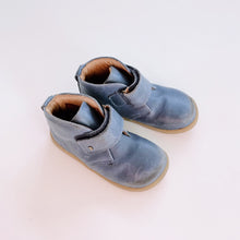 Load image into Gallery viewer, Bobux Leather Boots Blue (EU24)
