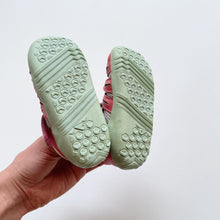 Load image into Gallery viewer, Bobux Summit Sandals Pink (EU21)
