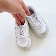 Load image into Gallery viewer, Puma Sneakers White (UK3/US 4c/ EU19/ 12cm)
