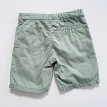 Load image into Gallery viewer, H&amp;M Shorts Green (4-5y)
