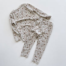 Load image into Gallery viewer, Jamie Kay Organic Avis PJ Long Sleeve Set Charlie's Backyard (3y)
