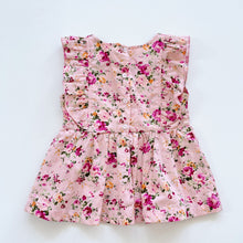 Load image into Gallery viewer, Korango Frill/Floral Top (4y)
