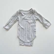 Load image into Gallery viewer, Nature Baby L/S Organic Bodysuit Grey Rib (newborn)
