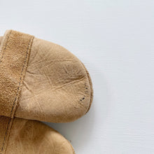 Load image into Gallery viewer, Handmade Leather Slippers Tan (EU22)
