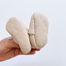 Load image into Gallery viewer, Nature Baby Lambskin Booties Cream NWOT (0-3m)
