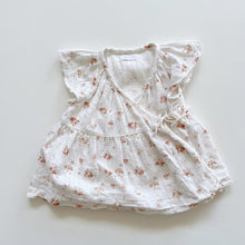 Load image into Gallery viewer, Jamie Kay Wrap Blouse Floral (2y)
