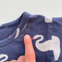 Load image into Gallery viewer, Nature Baby Organic T-Shirt Swans Navy (3y)
