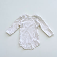 Load image into Gallery viewer, Nature Baby Organic L/S Top Sausage Dog (3-6m)
