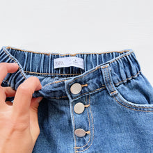 Load image into Gallery viewer, Zara Dark Wash Jeans (4y)
