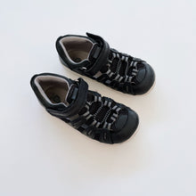 Load image into Gallery viewer, Bobux Summit Sandals Black (EU26)
