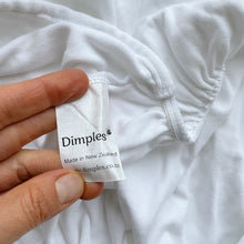 Load image into Gallery viewer, Dimples Organic Cotton Fitted Sheet White (bassinet)
