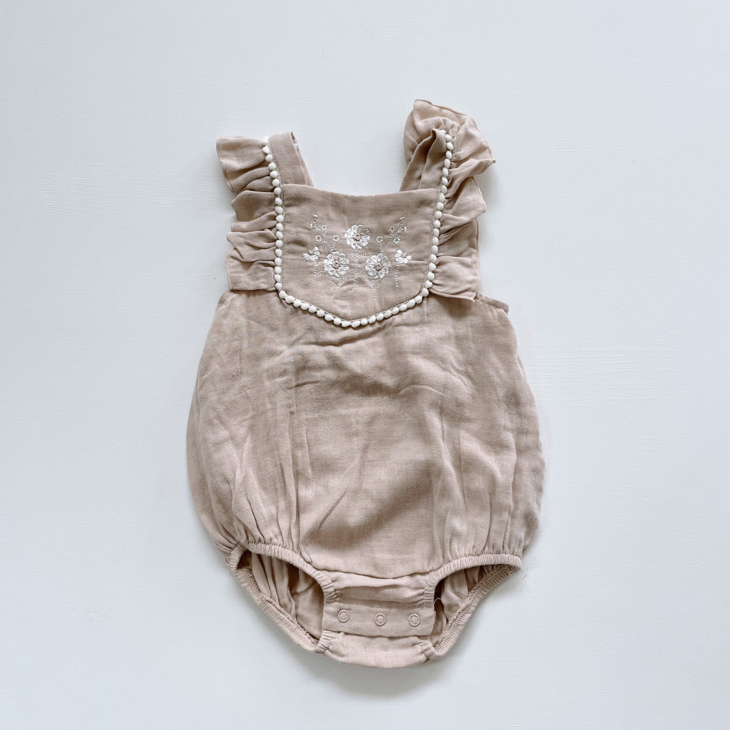 Embroidered Frill Strap Romper Oatmeal (1y)