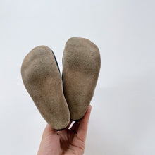 Load image into Gallery viewer, Bobux Soft Soles Booties Navy (L/ EU20/ UK3.5/ US4.5)
